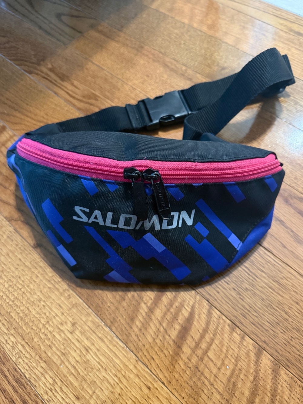 Salomon Black with Blue Graphic Belt Pack and Pink Zipper